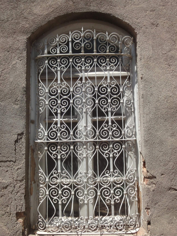 بنای سنگی میدان ساعت  تبریز